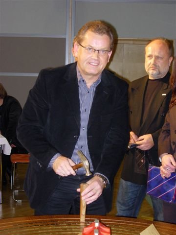 prokernstlangbeimnagelschlag.jpg
